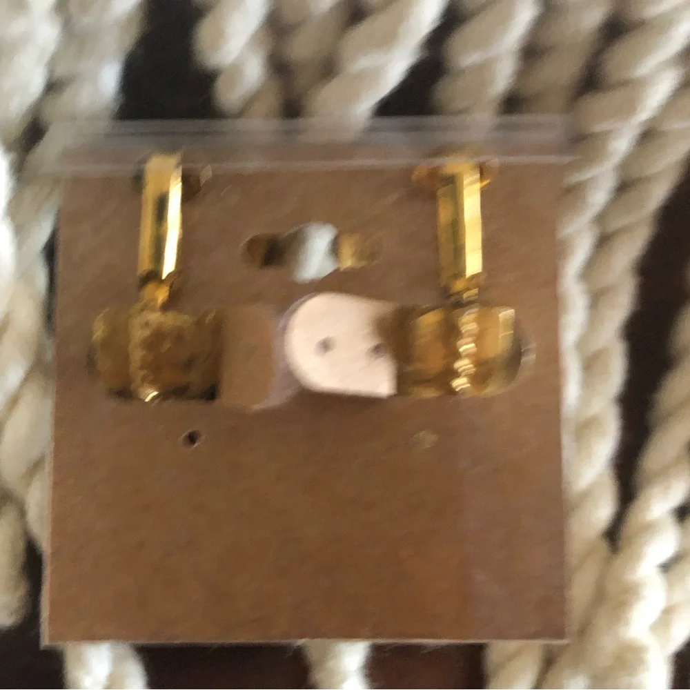 Vintage 70s-80s Kenneth Jay Lane matte gold wide hoop clip on earrings - Picture 5 of 12
